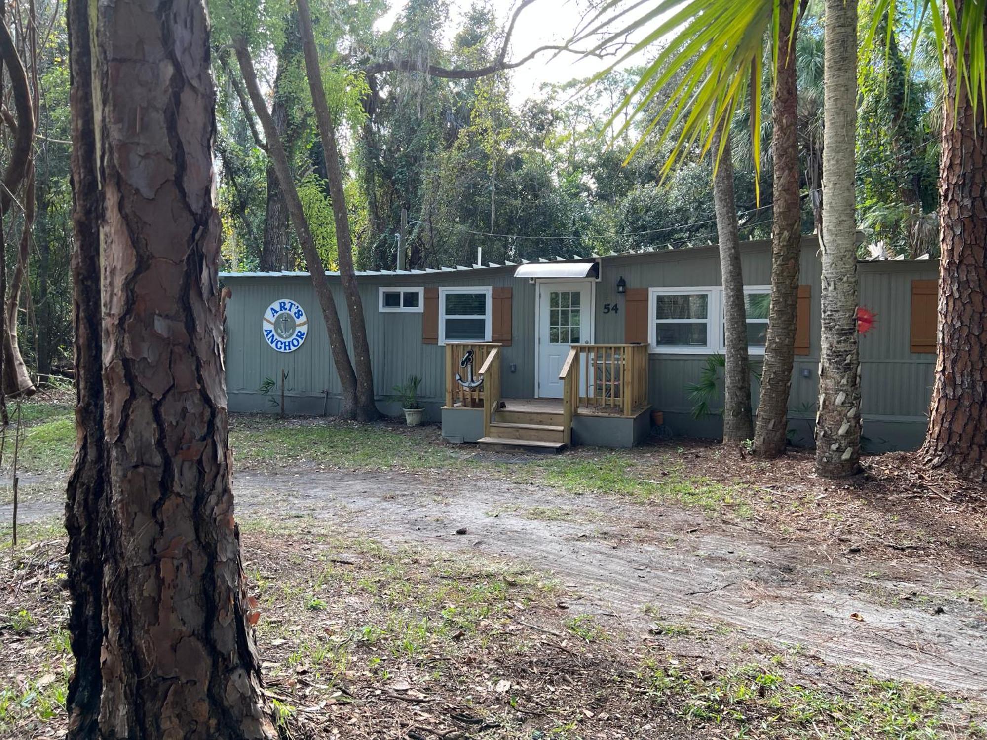 Nature Coast Inn & Cottages Inglis Extérieur photo